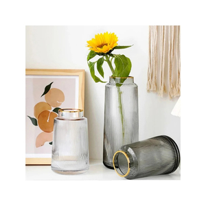 Proveedor de florero de cristal con borde dorado rayado alto de alta calidad de la India - Product Image 1