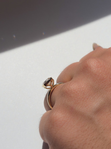 Bague solitaire en diamant de culture de forme coussin, sertie clos, en or jaune 14 ou 18 carats, bague de fiançailles moderne pour femme, cadeau - Product Image 2