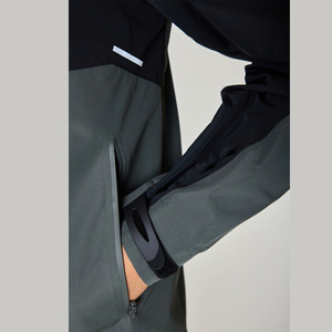 Nouvelle arrivée Veste coupe-vent de sport pour homme Légère Imperméable Personnalisée à capuche Veste de randonnée pour homme - Product Image 4