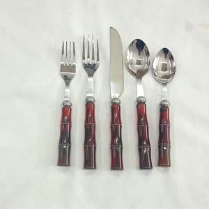 Couverts en acier inoxydable plaqué couleur argent avec manche en bois de qualité supérieure Ensemble de 5 fourchette cuillère couteau couverts allant au lave-vaisselle - Product Image 5