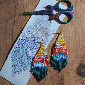 Pendientes de gota con cuentas de diseñador hechos a mano para eventos especiales coloridos al por mayor de moda para niñas y mujeres por HF CRAFTS - Product Image 1