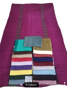 Bufanda Premium Zubda Kashka para Mujer - Chal de Color Sólido con Doble Encaje Central - Envoltura Árabe de Invierno con Borlas - Product Image 3