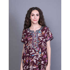 Chemise de nuit Alpine ODM avec poche latérale, fermeture à cordon, logo personnalisé, tissu tissé, toucher doux, encolure brodée à la machine, MOQ 3 pièces - Product Image 3