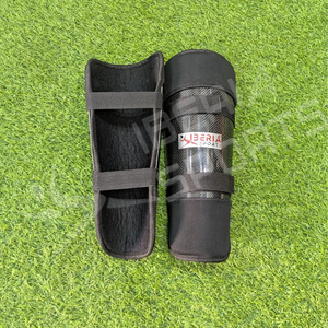 IBERIA Vente en gros de protège-tibias de hockey sur roulettes en fibre de carbone personnalisés |   Léger, protection à fort impact et performances durables. - Product Image 1