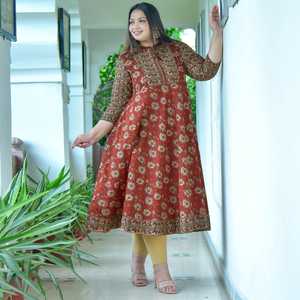 Anarkali Kurti en coton à imprimé floral bleu pour femmes élégantes avec un beau chemisier et une chemise de 48 pouces - Product Image 4