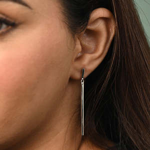 Pendientes Largos de Plata Sally con Perlas y Diamantes, Diseño Geométrico Vintage, para Regalo de Boda o Fiesta, Modernos y Elegantes - Product Image 4