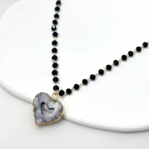 สร้อยคอสแตนเลสสตีลสำหรับผู้หญิงใส่ในฤดูร้อนสร้อยคอจี้หัวใจแบบมินิมอลลิสต์ลูกปัดสีดำสำหรับงานปาร์ตี้แฟชั่น - Product Image 1