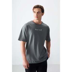 เสื้อยืดผู้ชาย Khaki Air Jones ผ้าฝ้าย 100% เนื้อหนานุ่ม พิมพ์ลาย ทรงโอเวอร์ไซส์ สำหรับใส่ลำลอง - Product Image 1