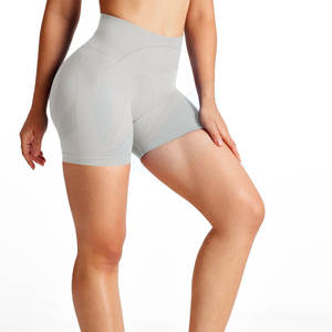 Shorts décontractés taille haute respirants et à séchage rapide pour femmes, design couleur unie personnalisable, tissu polyester de haute qualité, vente directe - Product Image 5