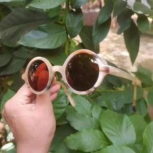 Lunettes élégantes en corne de buffle naturelle faites à la main Montures de lunettes en corne de buffle naturelle Design unique et vêtements confortables - Product Image 2