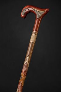 Canne en bois ajustable à prix polyvalent avec nœuds multiples Bâton de marche en bois solide pour les aînés par Standard International - Product Image 4