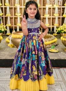 ชุดเดรสเด็กอินเดีย VISHNU K DESIGN พร้อมผ้าคลุมไหล่ ผ้าชีฟองเนื้อหนัก ปักลายปักเลื่อม พิมพ์ลายสวยงาม แขนสั้น ใส่ได้ทุกฤดู - Product Image 2