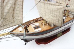 El fabricante de Gia Nhien aprueba el diseño personalizado MOQ bajo TRE KRONOR ESTOCOLMO MODELO BARCO ALTO con ALTA CALIDAD - Product Image 4