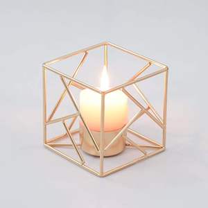 Porte-bougie moderne en métal élégant pour une décoration intérieure raffinée, parfait pour le salon, la chambre à coucher, la salle à manger et le bureau - Product Image 1