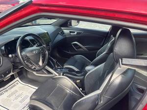Hyundai Veloster Turbo R-Spec 2016 usado en venta a bajo precio - Product Image 3