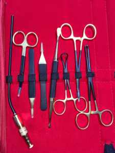 Juego de 8 Instrumentos Quirúrgicos para Vasectomía en Negro y Dorado, Acero Inoxidable Alemán, Reutilizables, Alta Calidad, OEM ODM - Product Image 4