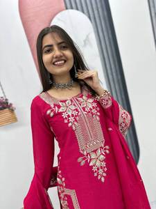 Conjunto de Top y Pantalón de Chinon con Bordado Pesado de Hilo y Lentejuelas para Fiesta de Bodas de Diseñador Indio con Dupatta Bordada de Chinon - Product Image 2