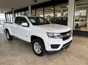 Camioneta pickup de alto rendimiento, tamaño mediano, año 2020, bajo kilometraje, estándar, en buen estado. - Product Image 3