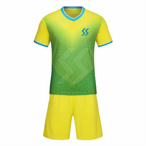 Uniforme de fútbol ligero hecho en fábrica, uniforme de fútbol personalizado, uniforme de fútbol de último diseño - Product Image 1