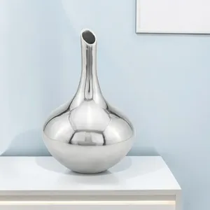 Florero de Metal Hecho a Mano de Lujo para Decoración Premium del Hogar, Florero Moderno con Patrón de Martillado ZAHID EXPORTS - Product Image 3