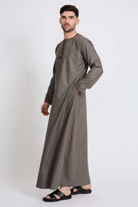 Venta al por mayor de los hombres de algodón Casual Robe Thobe Abaya bordado de manga larga transpirable antiarrugas ligero de talla grande adulto Thawb - Product Image 2