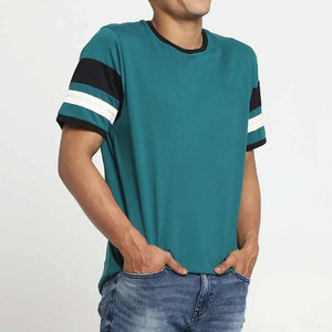 T-shirts de sport pour hommes en coton lourd 100% imprimé avec un design personnalisé, col rond, manches courtes, coupe ajustée, personnalisable pour OEM - Product Image 3