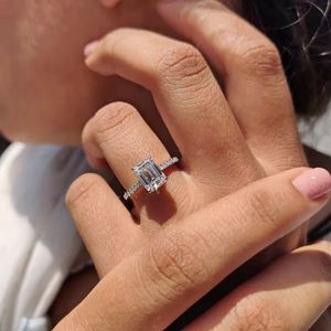 Bague minimaliste en diamant de synthèse, structure raffinée, plaqué or rose 14 carats, 0,50 CT, certifiée IGI, pour usage quotidien et mariages formels - Product Image 4