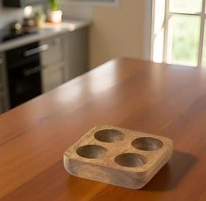 Plateau à oeufs en bois fait main Porte-oeufs en bois naturel Décor de cuisine de ferme rustique et présentoir de rangement - Product Image 3