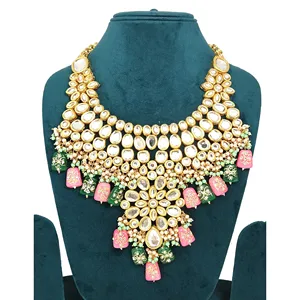 Ensemble de collier de mariée plaqué or Kundan rose et vert avec perles et diamants pour mariage ou cadeau - Product Image 3