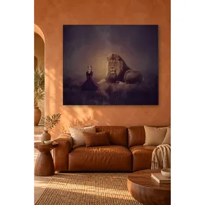 Impression sur toile Fida Lion et jeune fille dans une prairie sombre - Product Image 2