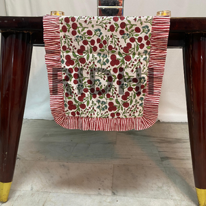 ผ้าปูโต๊ะอาหารผ้าฝ้ายเนื้อนุ่ม 100% พิมพ์ลายด้วยมือ ลายดอกไม้ประดับพลอยแดง งานฝีมือสุดหรู ปรับแต่งได้ ซักเครื่องได้ - Product Image 1