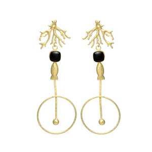 ต่างหูห้อยชุบทองดีไซน์รูปปลาพลอยโอนิกซ์สีดำพร้อมสตั๊ดราก - Product Image 1