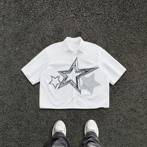 Camiseta Unisex de Manga Corta con Estampado de Graffiti, Estilo Urbano, Casual, Holgada, con Diseño Artístico, para Hombre - Product Image 1