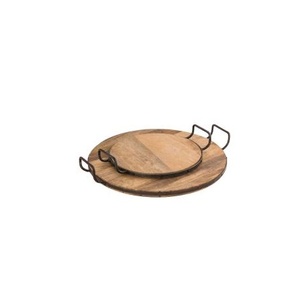 Plateau de nourriture d'hôtel de Offre Spéciale Conception ronde et rectangulaire en bois durable avec la poignée pour le bois en métal pour la restauration et les restaurants - Product Image 1