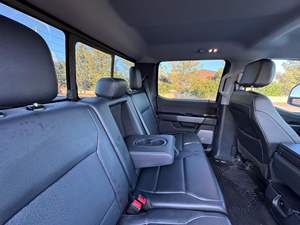 F-350 Super Duty Lariat 4x4 2023 con Motor Godzilla V8 de 7.3 Litros, Tracción en las 4 Ruedas - Product Image 5