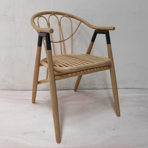 Silla moderna de ratán para comedor al aire libre con marco de metal Estilo clásico tradicional para uso en interiores y exteriores - Product Image 1