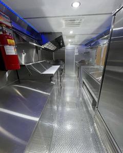 Vehículo de cocina móvil Ruedas de restaurante Camión de comida para pizza Palomitas de maíz para venta al por menor Compre su propio remolque de venta de alimentos - Product Image 4