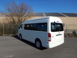 Autobús HiAce Usado de Techo Alto de 13 Plazas, Años 2019-2024, con Asientos de Tela, Disponible con Volante a la Izquierda y Derecha - Product Image 6