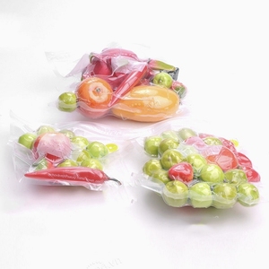 Bolsa sellada de plástico coextruido con logotipo personalizado a prueba de olores para conservación de alimentos apta para microondas para Fideos Pizza productos para el hogar - Product Image 1