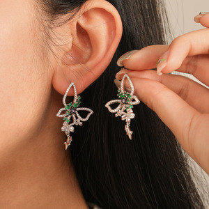ต่างหูแฟชั่นรูปเอลฟ์กระซิบในคืนกลางฤดูร้อนของเจลิยา - Product Image 5