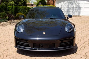 รถหรู 2025 911 Carrera Coupe เครื่องยนต์ 3.0 ลิตร เทอร์โบชาร์จ แฟลต-6 พร้อมแพ็คเกจพรีเมียมและสปอร์ตโครโน - Product Image 2