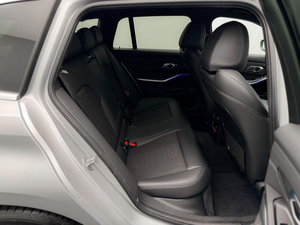 Nouvellement utilisé Aston Martin B- MWS 330i Cuir R18 FWD Expédition rapide Prix bon marché - Product Image 2