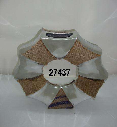 สีเทาเข้ม