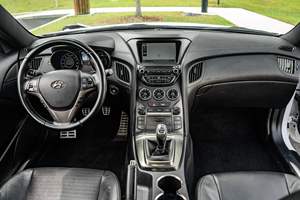 Hyundai Genesis Coupé 3.8 Ultimate Plus 2015 Usado en Buen Estado, Sin Accidentes, Volante a la Izquierda/Derecha - Product Image 4