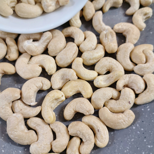 เมล็ดมะม่วงหิมพานต์แซนทิโก้ WW450เม็ดมะม่วงหิมพานต์ Kaju badam บรรจุภัณฑ์ ODM - Product Image 1