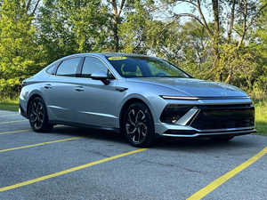 Sonaata SEL FWD Turbo Sedán 2024 con Neumáticos R18, Asientos de Cuero, Cámara Trasera, Caja de Cambios Manual/Automática - Product Image 5