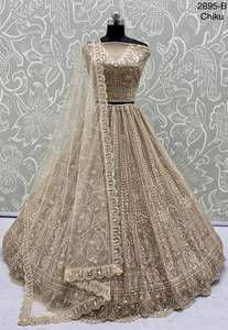 Red de diseño moderno con hilo motivo y bordado de lentejuelas Lehenga Choli Fabricante y proveedor de Surat a la última tarifa - Product Image 3