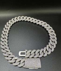 Moissanite Heavy Cuban Link Chain 10mm, Iced Out Collar para hombres, VVS Moissanite 925 Sterling Silver 24MM 22 pulgadas - Product Image 3