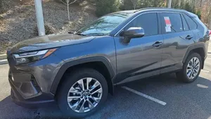 Toyota RAV4 2024 en parfait état - Product Image 2