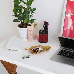 Plateau à feuilles décoratif en métal doré Assiettes décoratives d'automne de cuisine Plateau décoratif de fête Bol pour table Pièce maîtresse festive - Product Image 1